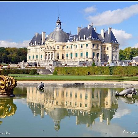 Studio Boheme Chic A Disney La Houssaye-en-Brie Exteriör bild